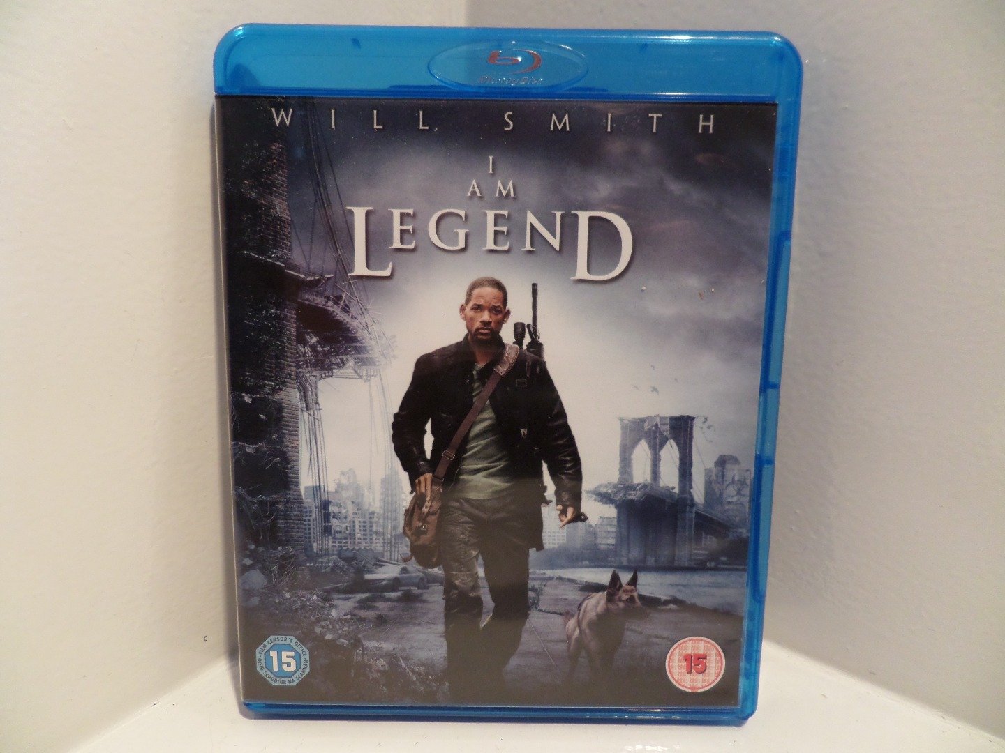 Amazon.com: I Am Legend [Blu-ray] : Alice Braga, Salli Richardson